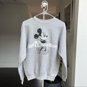 Walt Disney World Crew Neck Fleece Gray Sweater Women’s Size Small